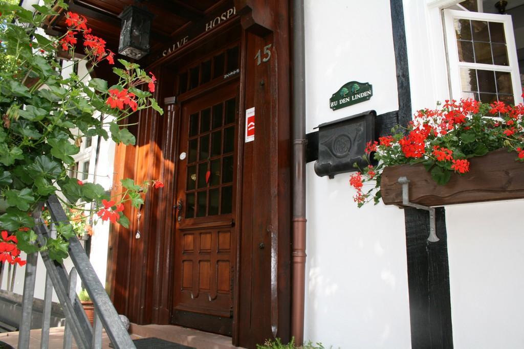 Hotel Gasthof Zu Den Linden Oberhundem Экстерьер фото