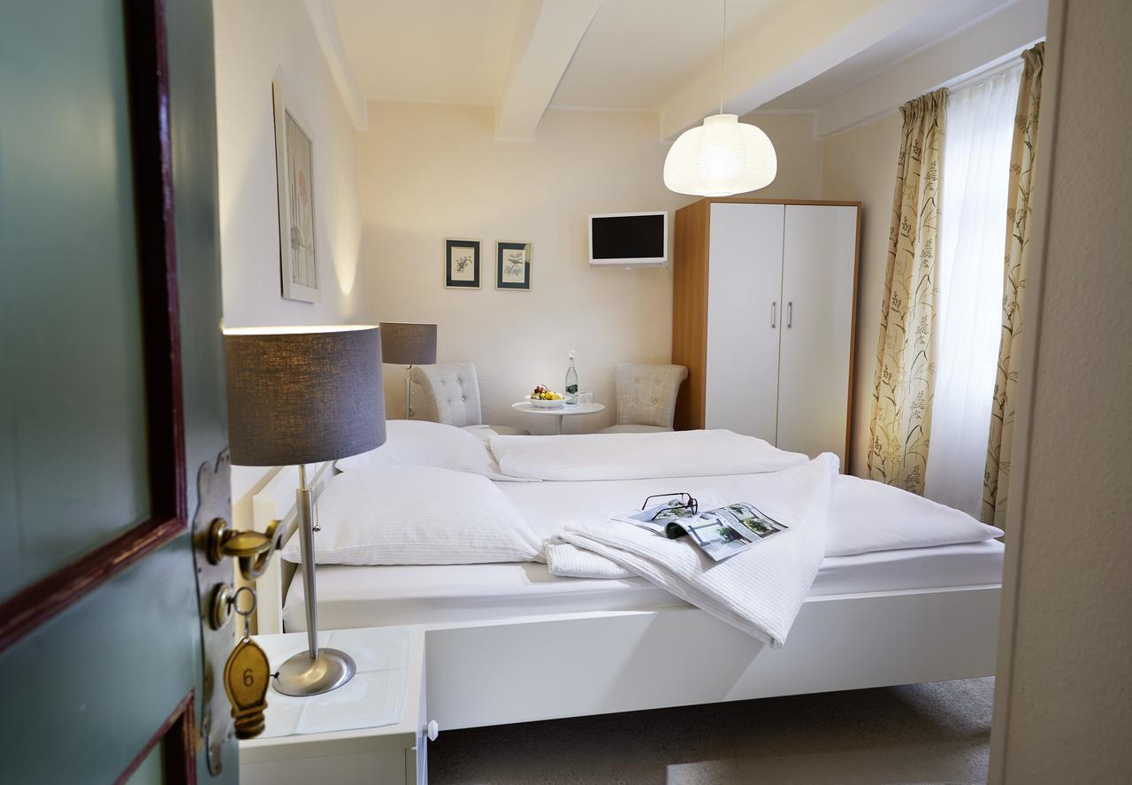 Hotel Gasthof Zu Den Linden Oberhundem Экстерьер фото